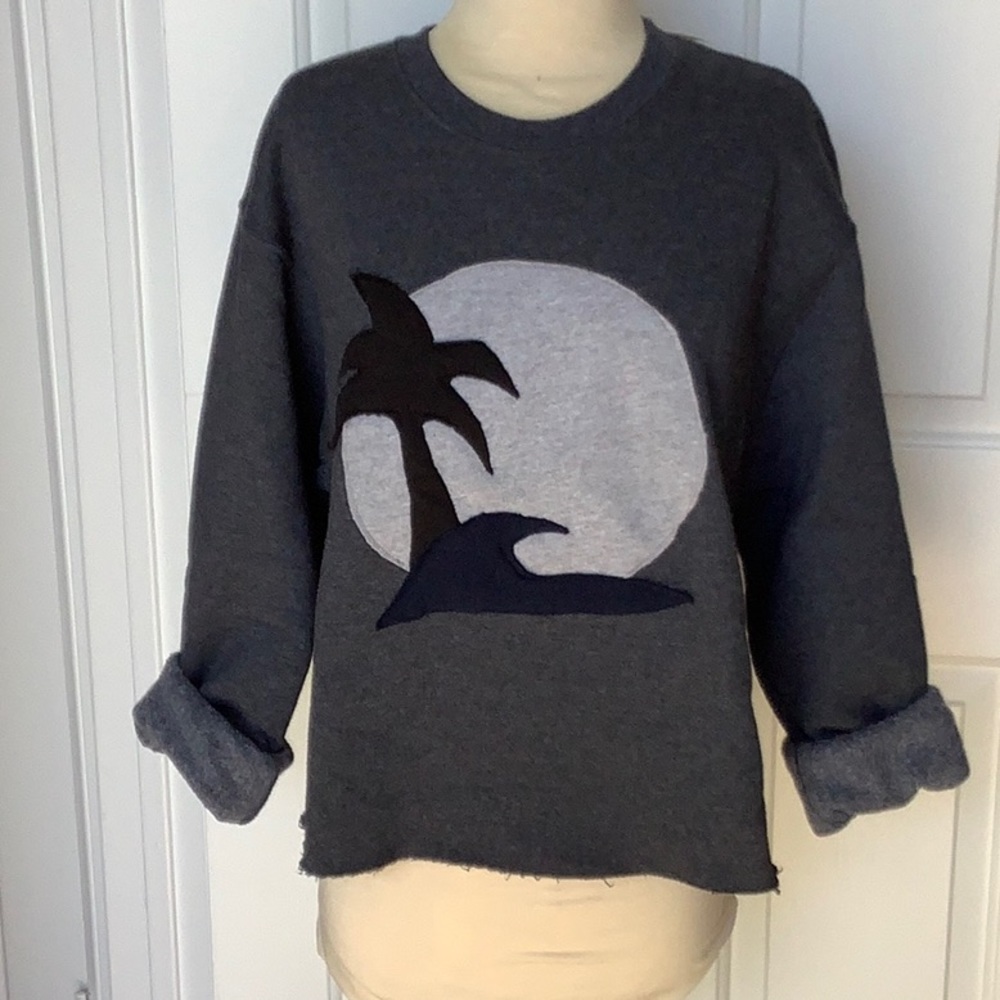 Cotton blend gray sweatshirt with “Beach” appliqué.